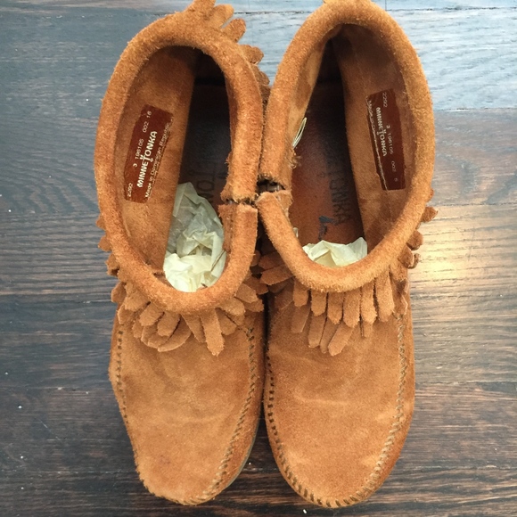 girls moccasin boots